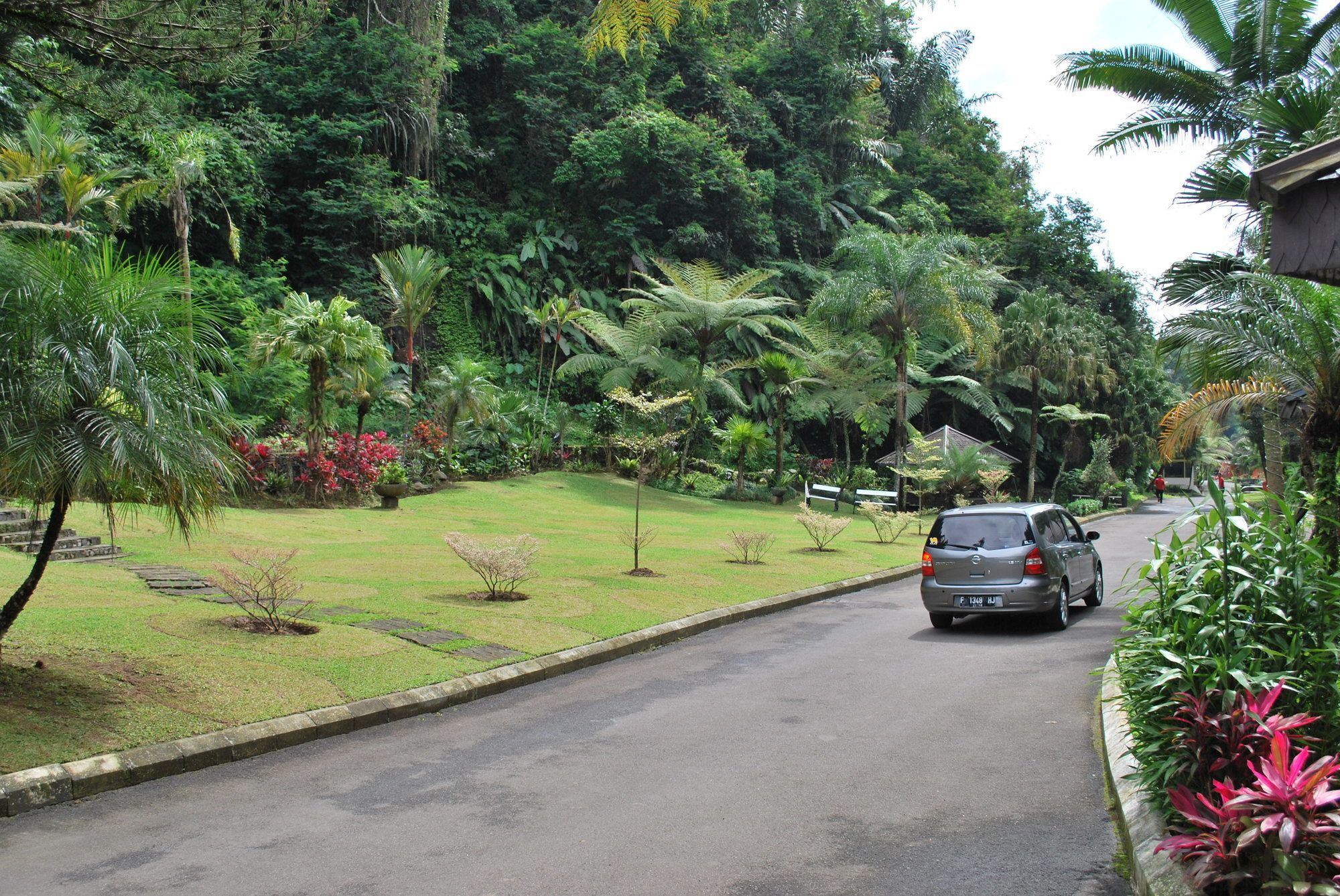 Zuri Resort Cipanas Puncak Exterior foto