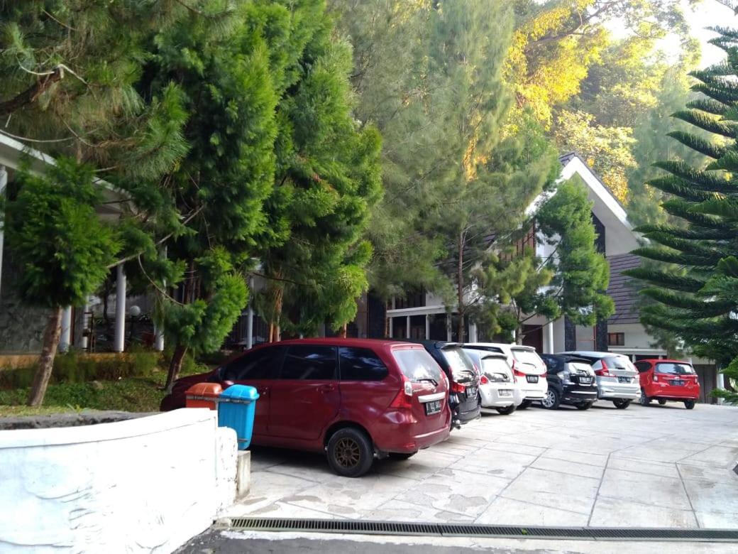 Zuri Resort Cipanas Puncak Exterior foto